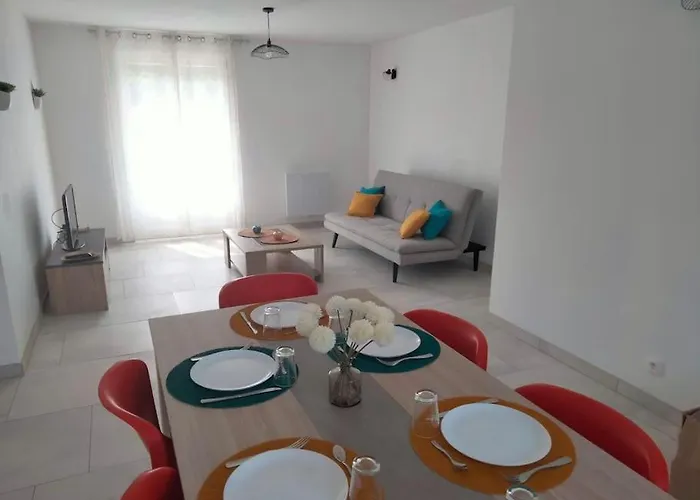 Jolie Maison Renovee Avec Espace Vert